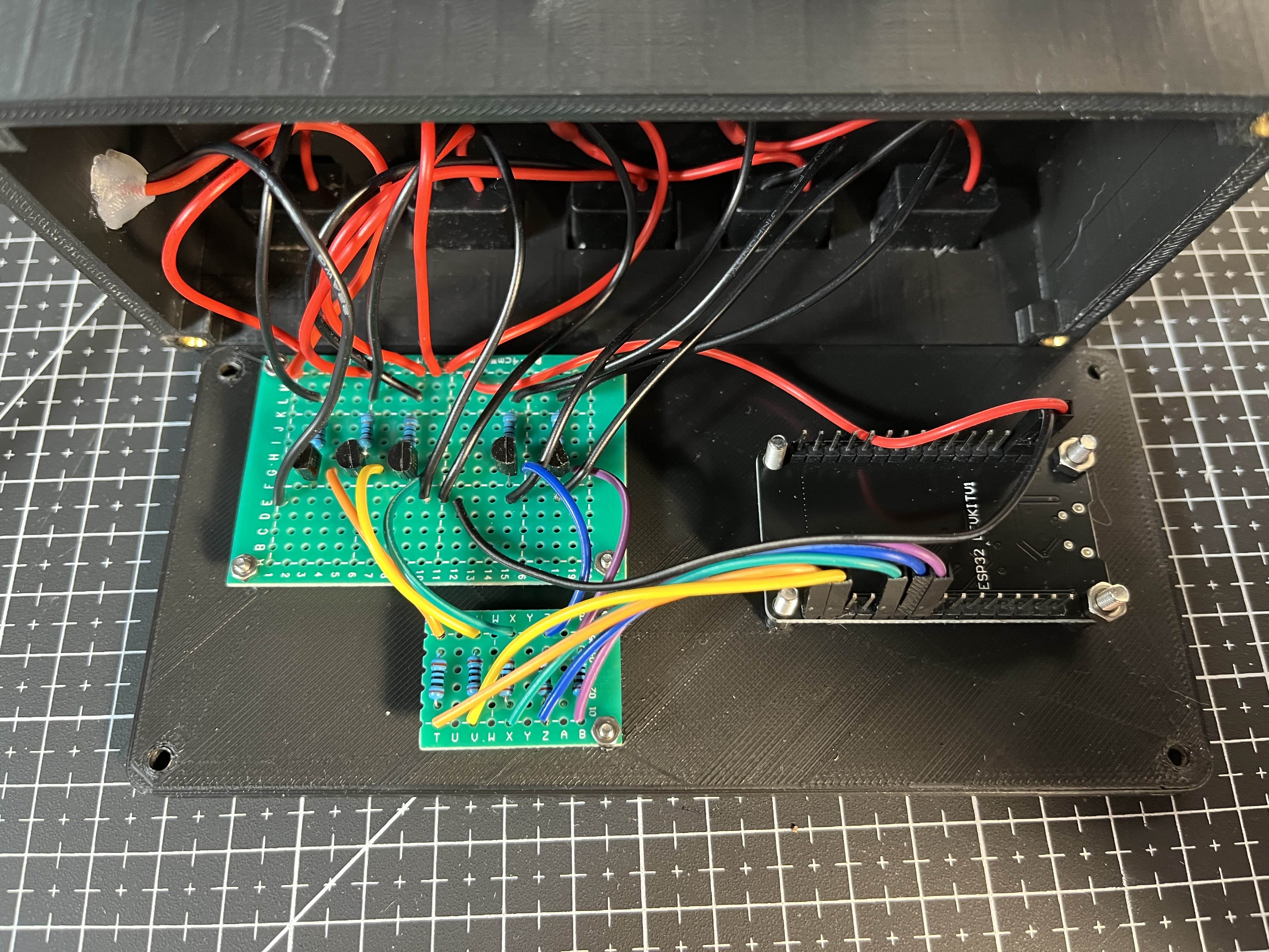 Transistor switching board for USB outputs